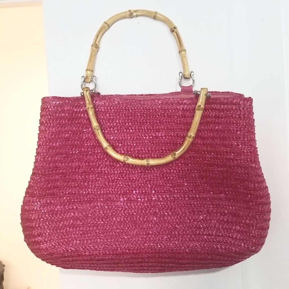Wheat Straw Fuchsia hand Bag, bamboo handles.